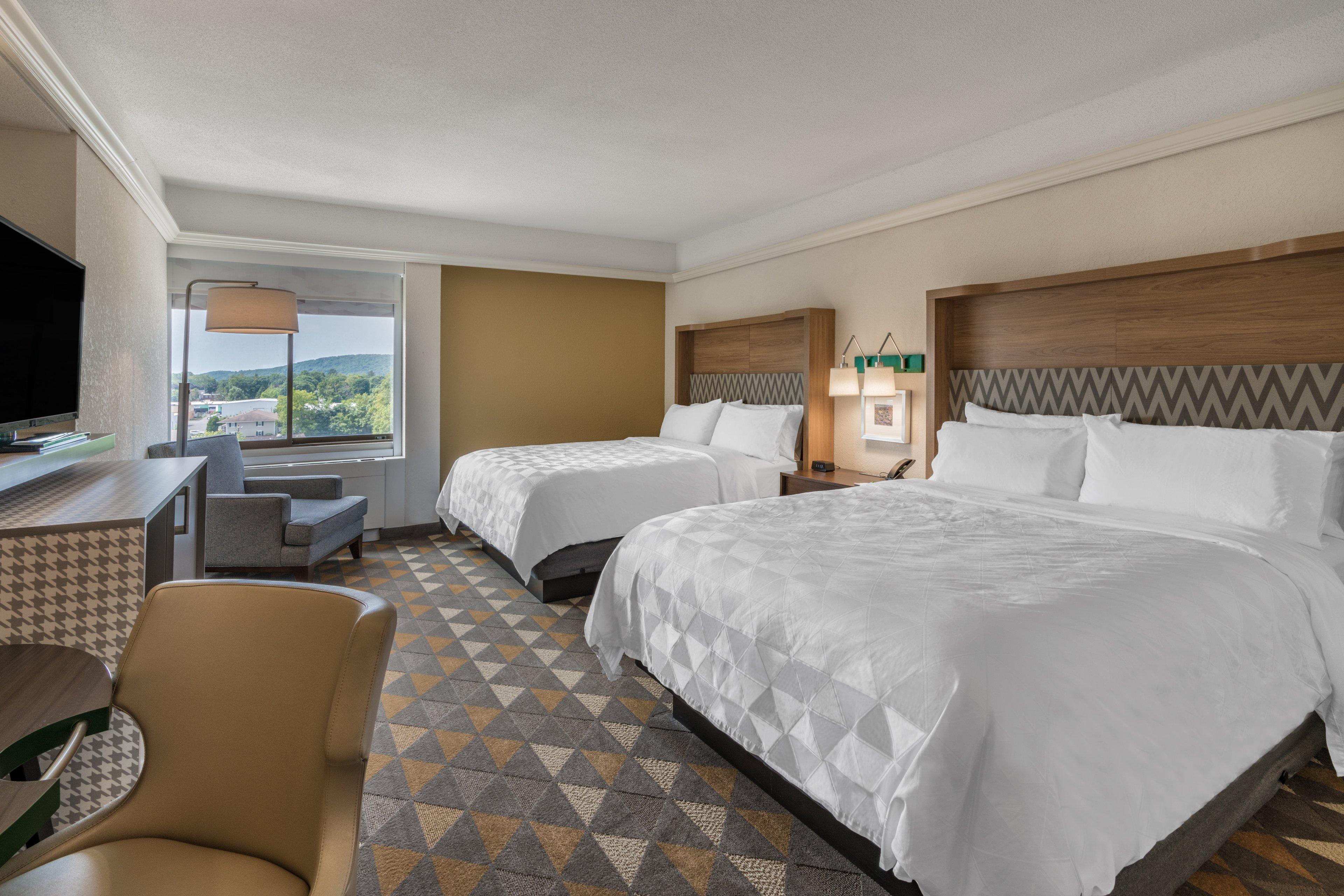 Holiday Inn & Suites Pittsfield-Berkshires, An Ihg Hotel Bagian luar foto