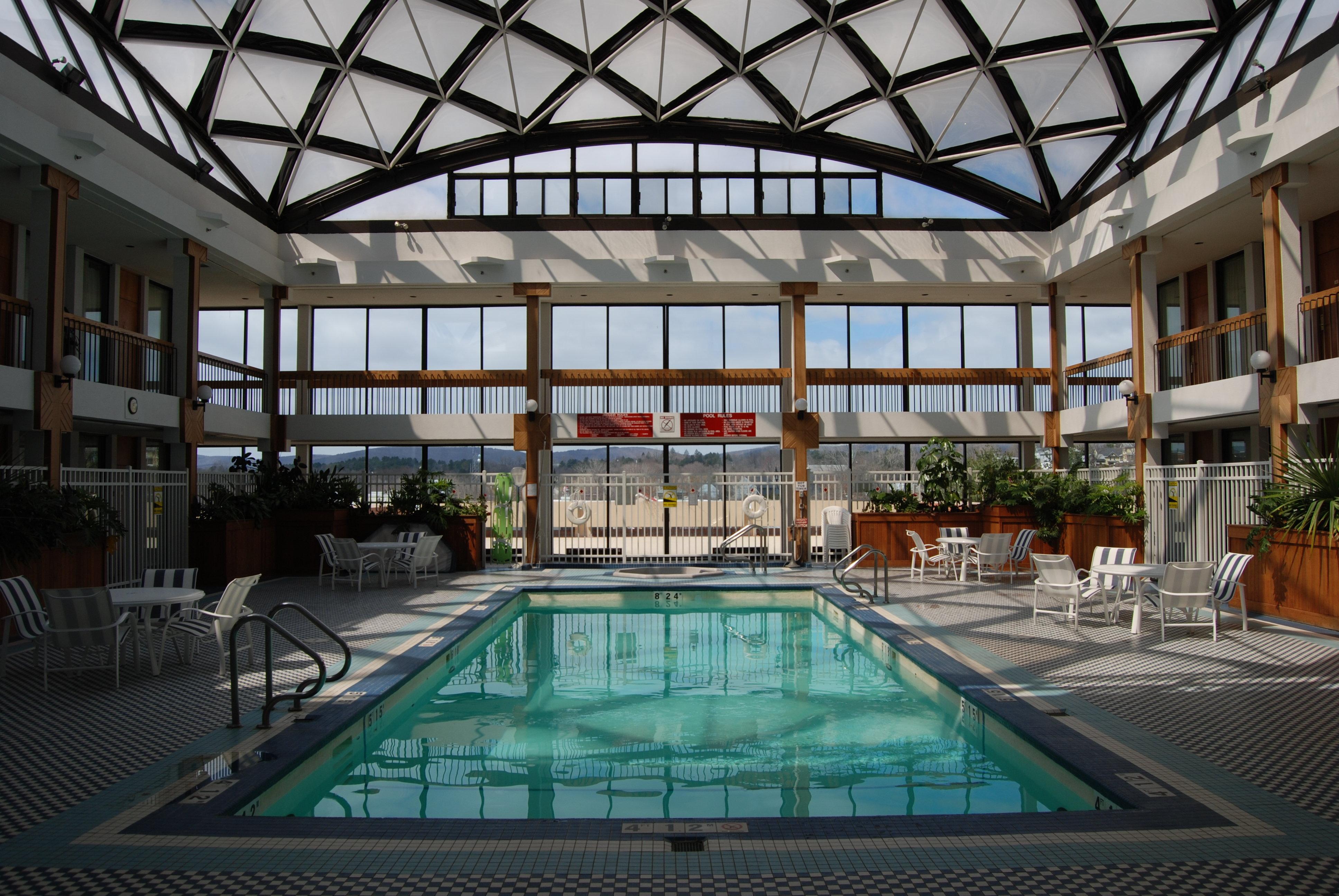 Holiday Inn & Suites Pittsfield-Berkshires, An Ihg Hotel Bagian luar foto