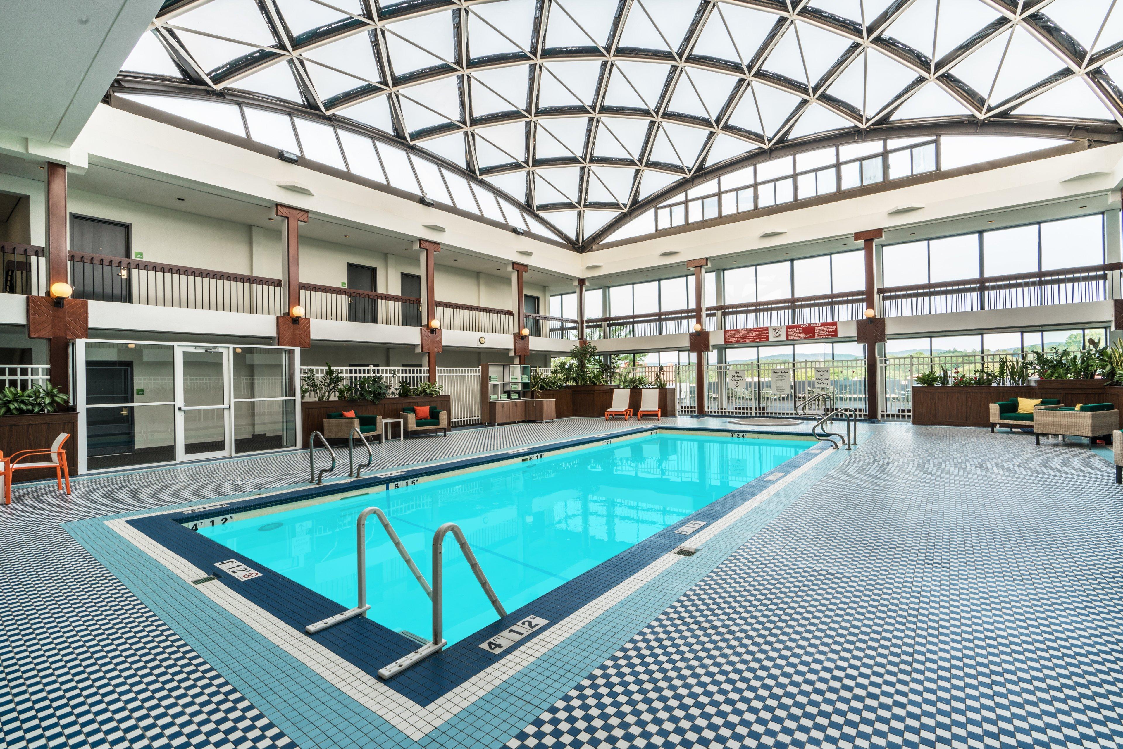 Holiday Inn & Suites Pittsfield-Berkshires, An Ihg Hotel Bagian luar foto
